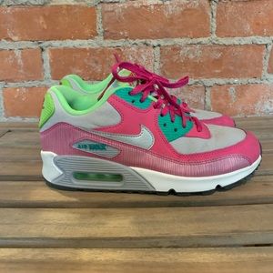 Nike Air Max Youth Size 6Y